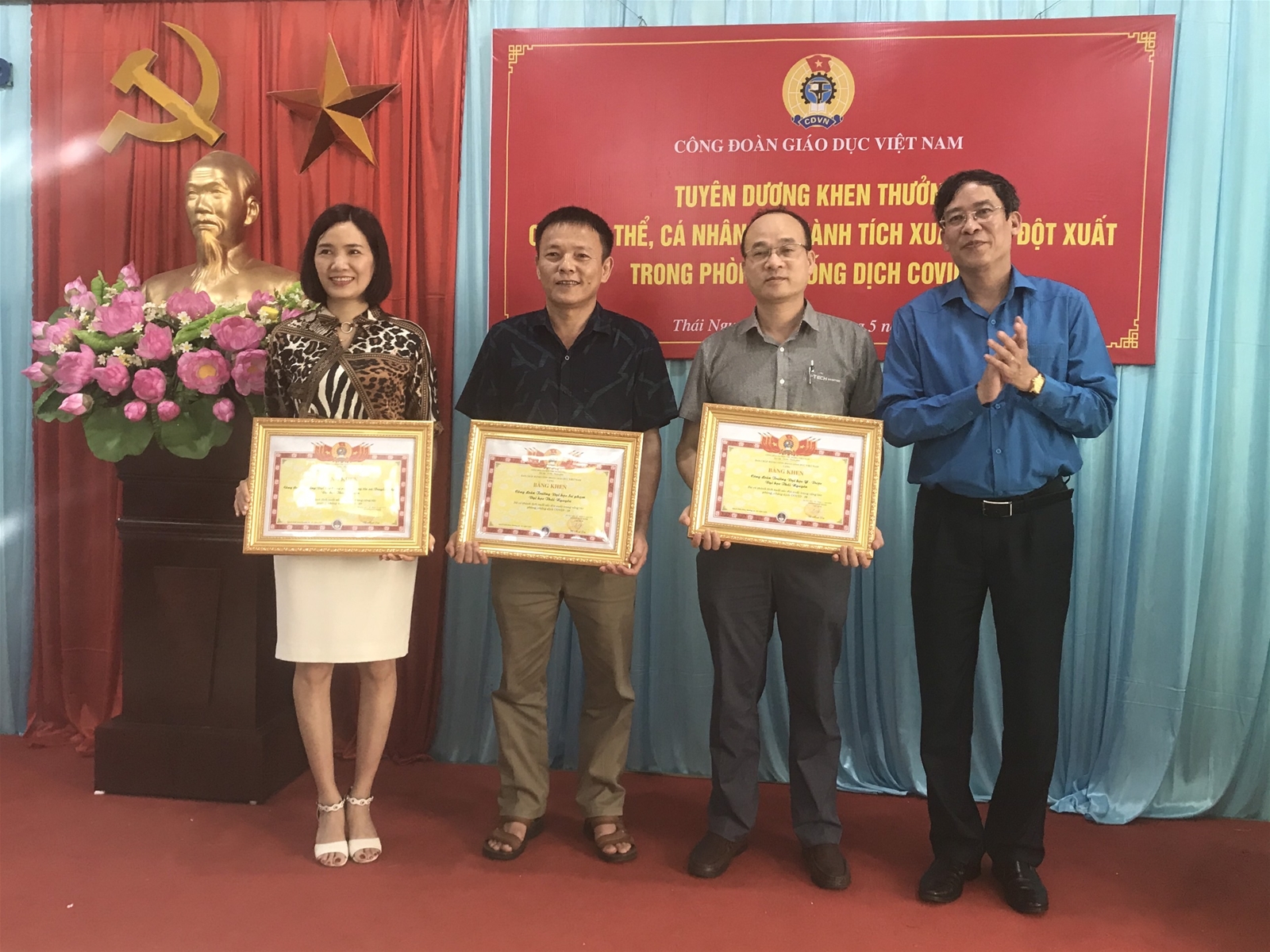 Đại học Thái Nguyên: Nhiều tập thể, cá nhân nhận bằng khen vì có thành tích trong phòng, chống dịch Covid-19
