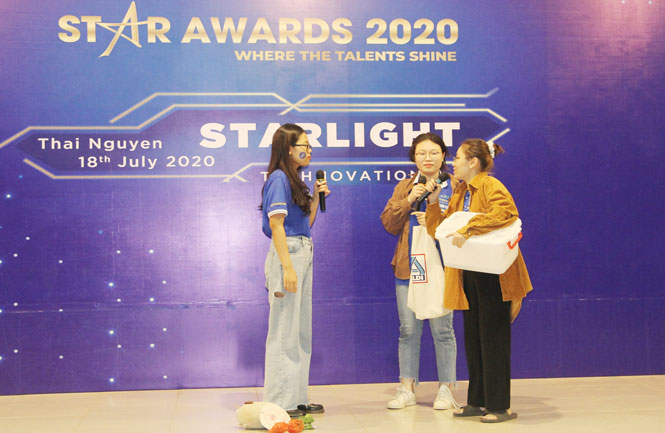 Trao giải cuộc thi Tiếng Anh trong sinh viên – Star Awards 2020