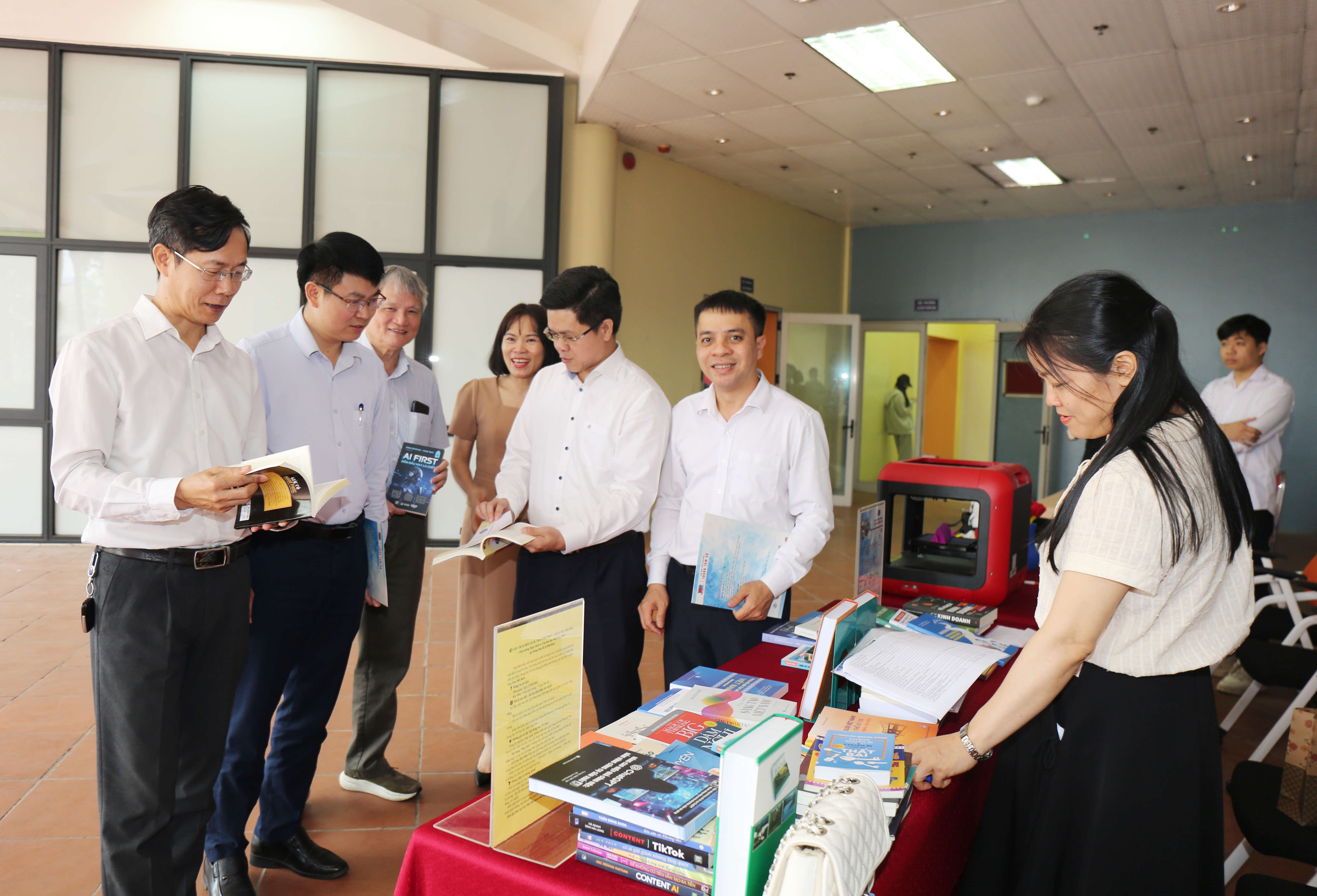 Hướng tới 'giảng đường không biên giới' từ tài nguyên giáo dục mở